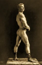 Eugen Sandow, in klassischer antiker griechisch-römischer Pose, ca. 1893